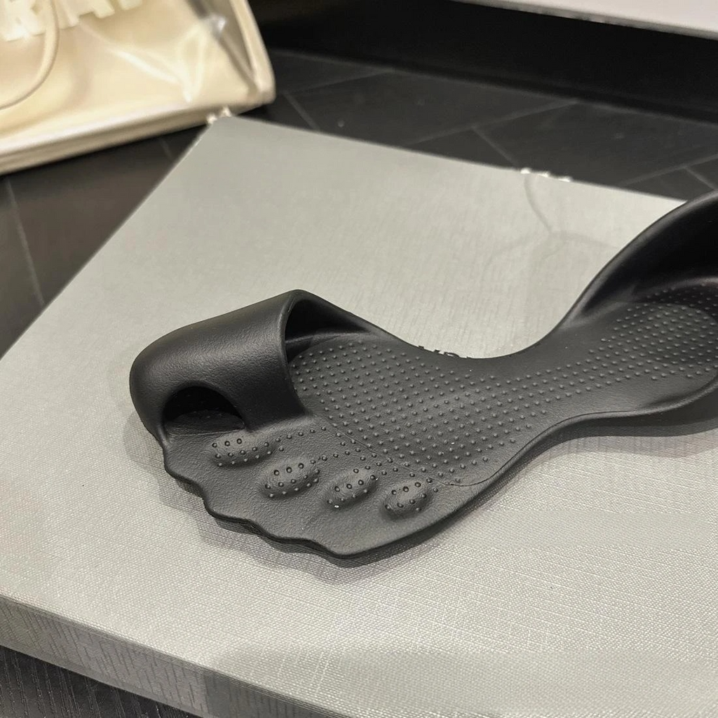 Zero Sneaker